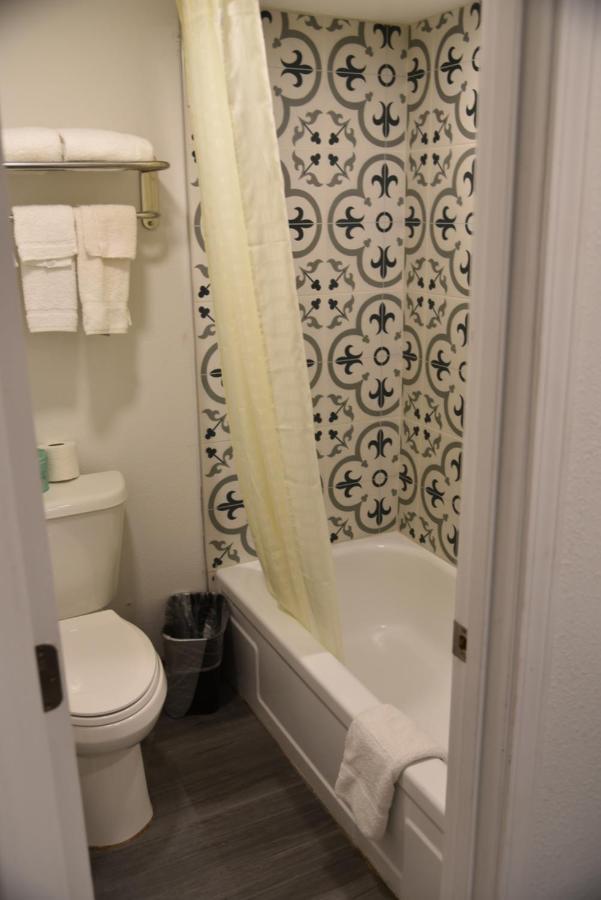 Town Place Studio Apartment Snyder Exteriör bild